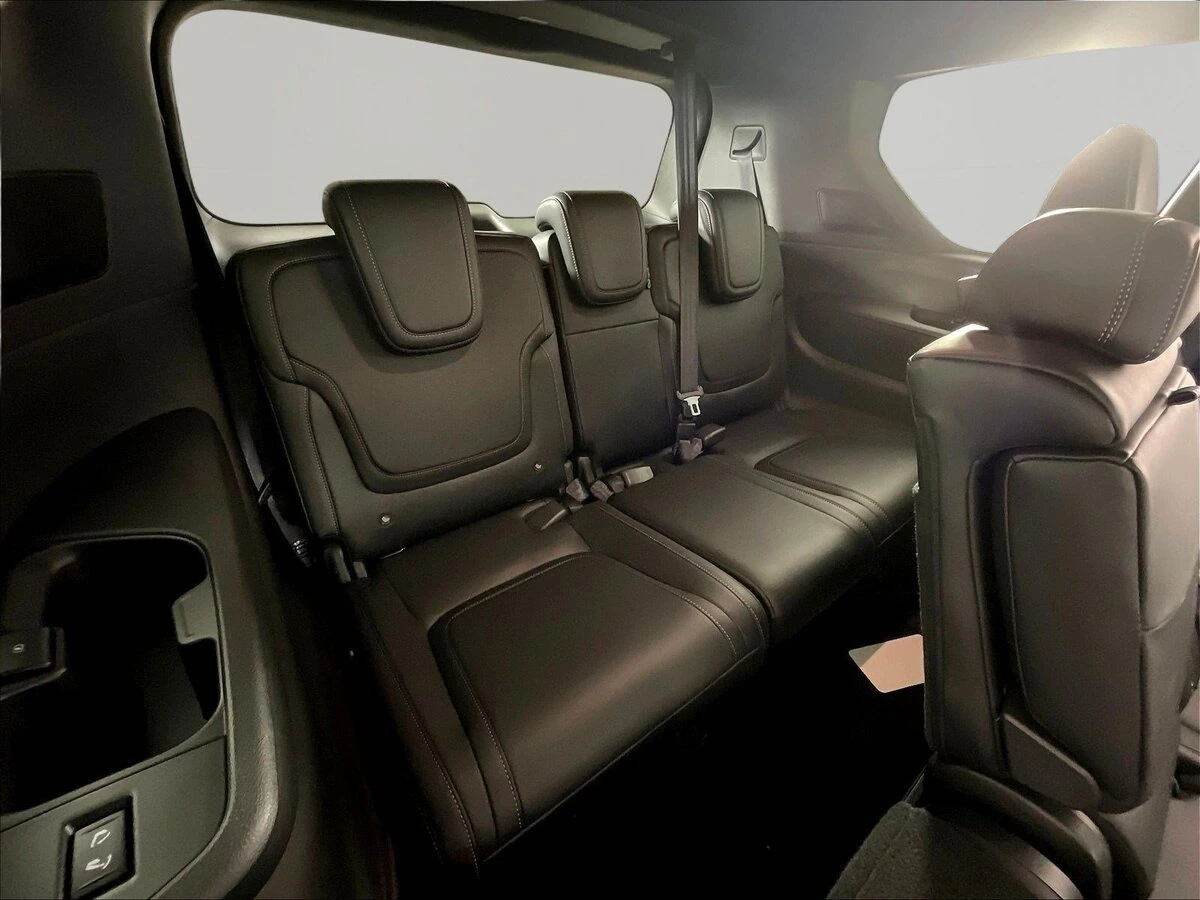 2026 Nissan Armada PRO-4X - Photo 20