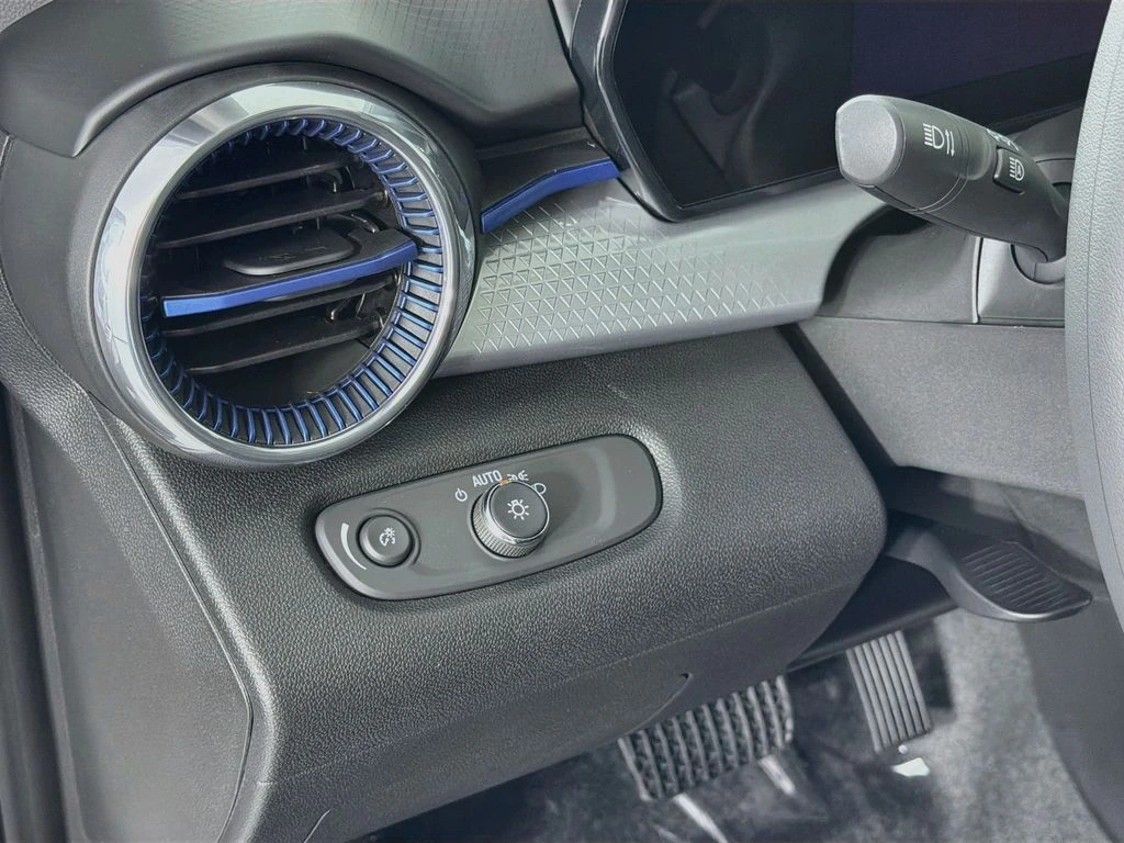 2026 Chevrolet Trax LT - Photo 10