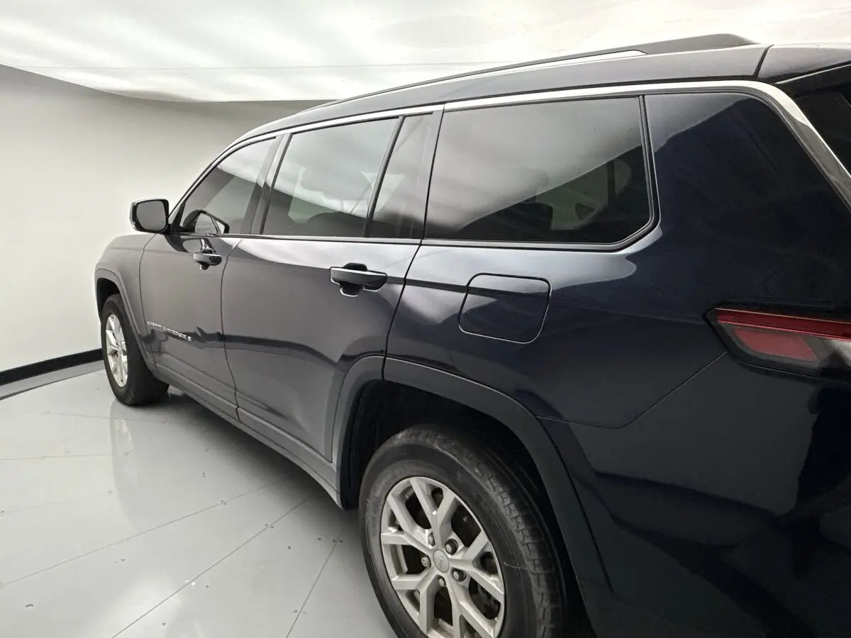 2023 Jeep Grand Cherokee Limited photo 3