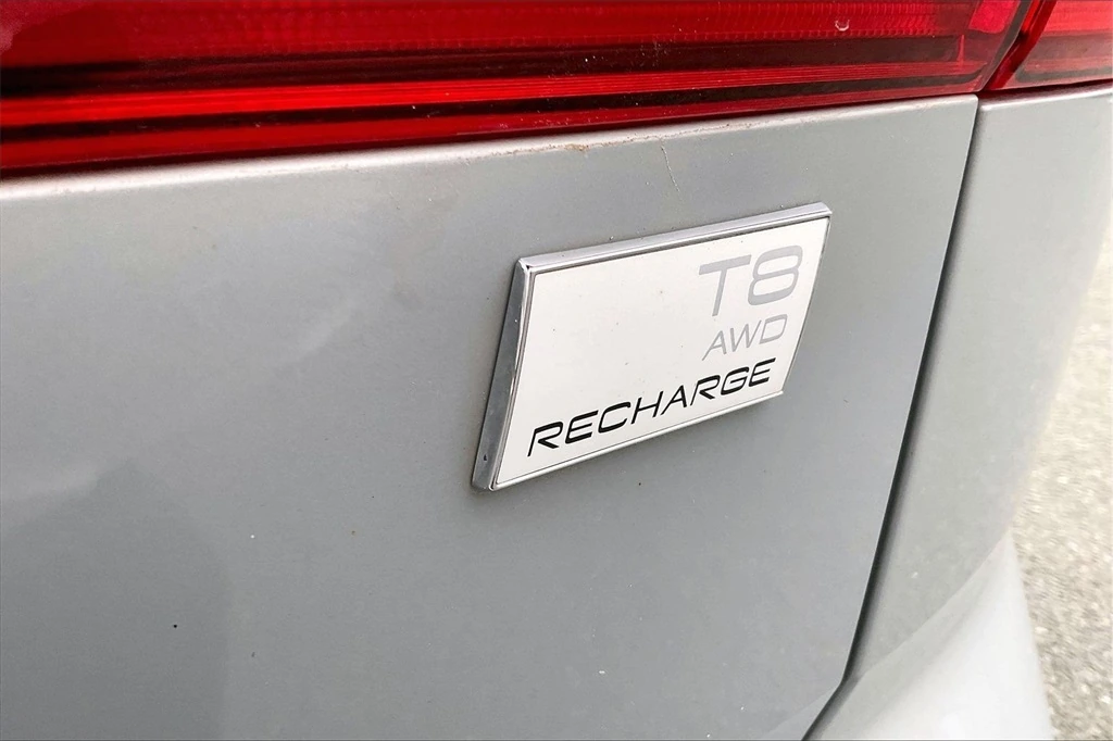 2024 Volvo - image 24