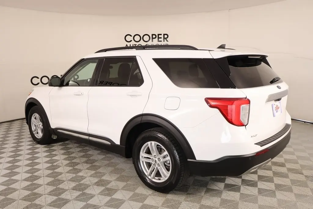 2024 Ford Explorer XLT photo 22