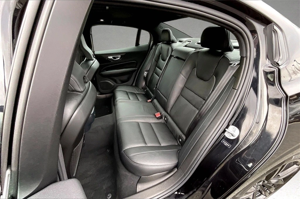 2023 Volvo - image 22