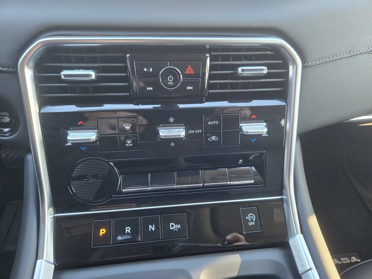 2026 Nissan Armada SV - Photo 14