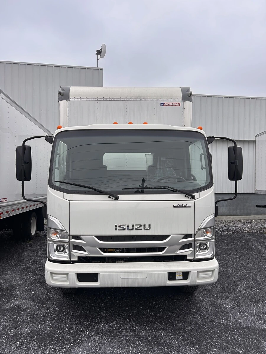 2025 Isuzu NRR in Harrisburg, PA — photo 3