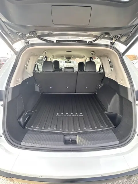 2026 Nissan Rogue SV photo 8