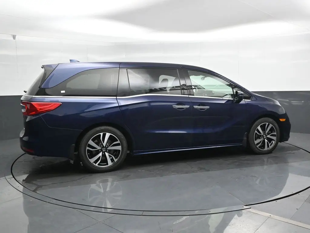 2019 Honda Odyssey Elite photo 2