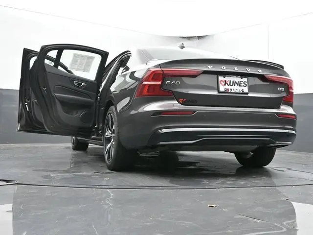 2024 Volvo S60 B5 Core photo 58