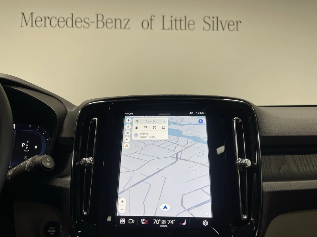 2025 Volvo - image 33