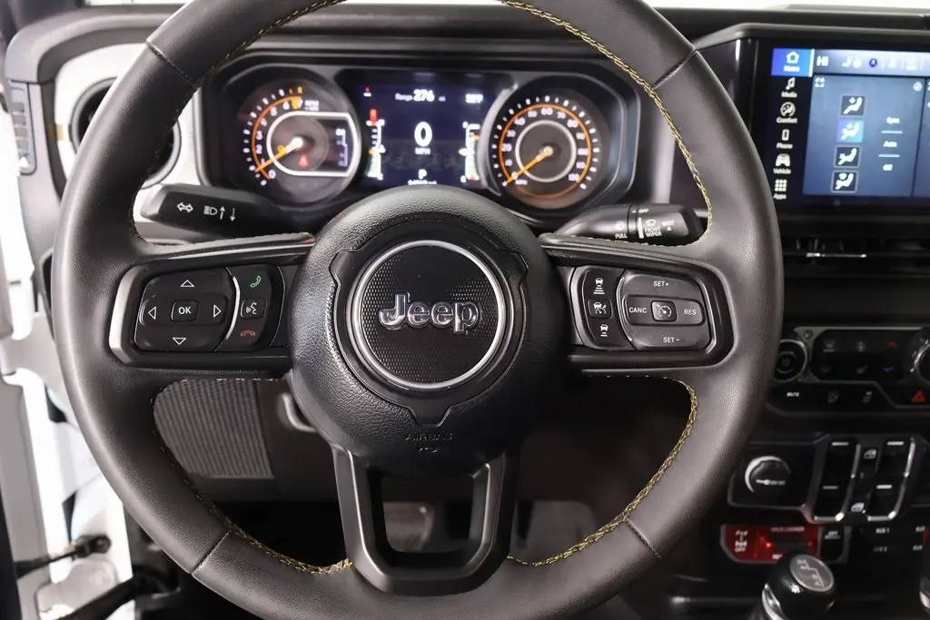 2024 Jeep Gladiator Willys photo 3