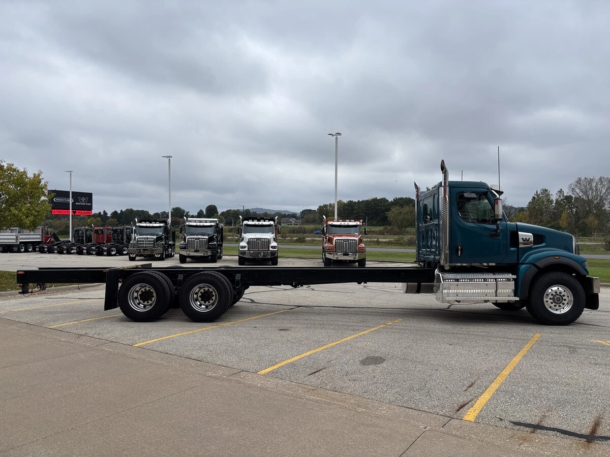 2027 Western Star 49X — photo 4