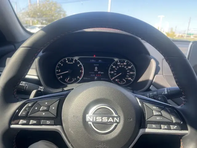2025 Nissan Altima 2.5 SR photo 13