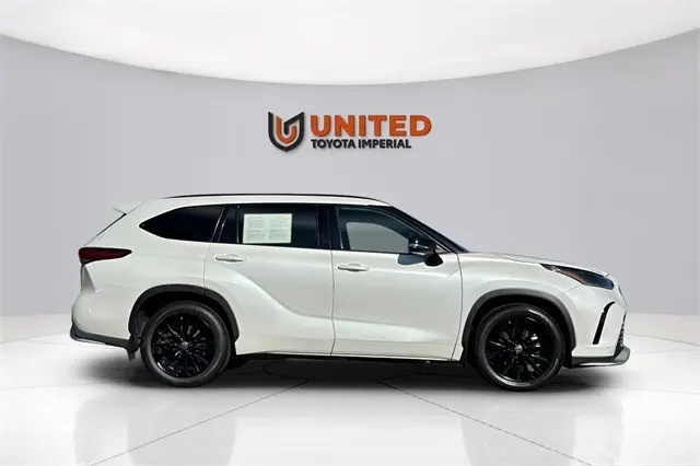 2023 Toyota Highlander Limited Platinum XLE XSE photo 2