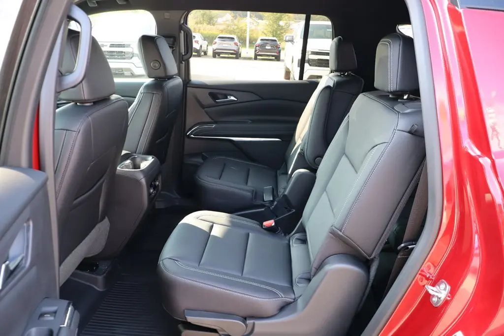 2026 Chevrolet Traverse 2LT photo 38