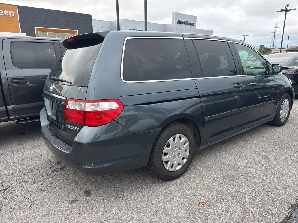 2005 Honda Odyssey LX photo 2