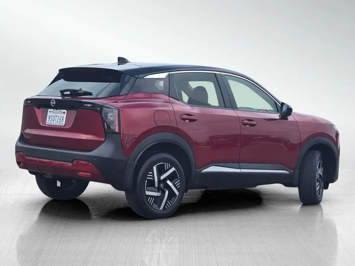 2025 Nissan Kicks SV photo 4