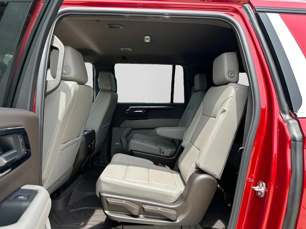 2026 Chevrolet Suburban LT - Photo 36