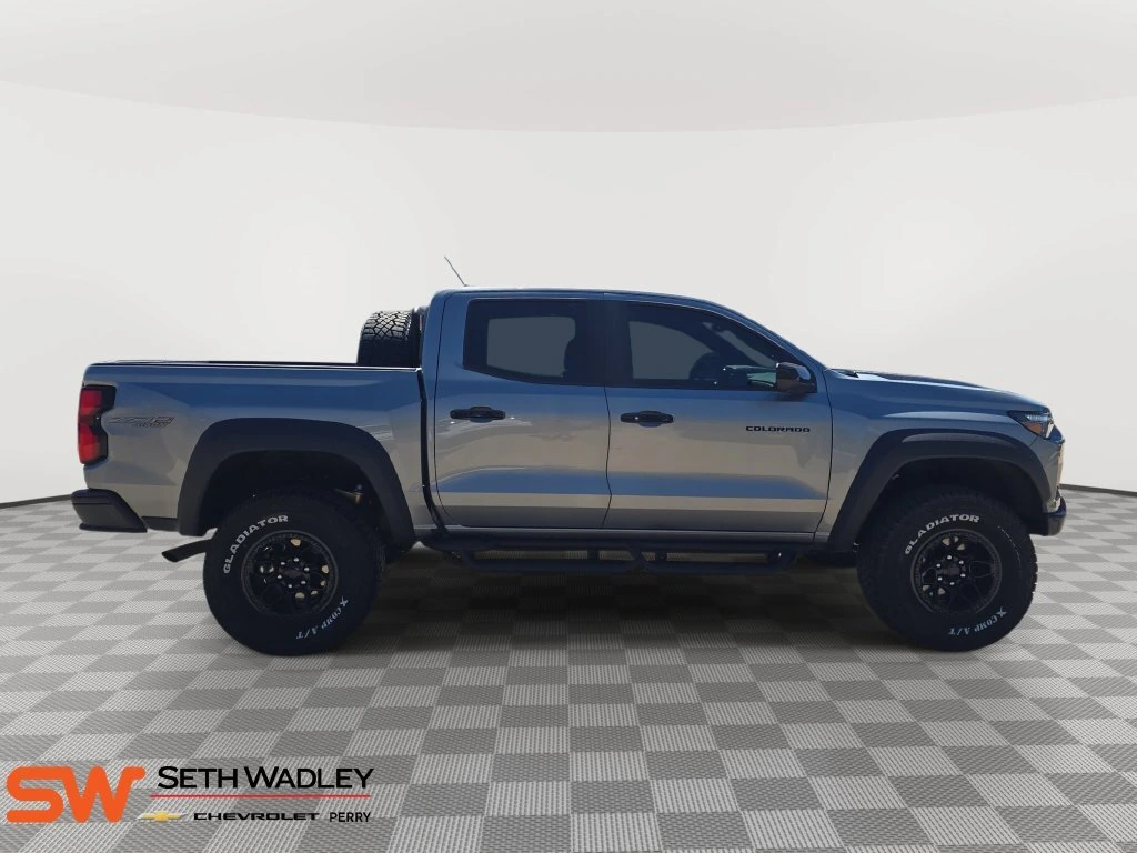 2024 Chevrolet Colorado ZR2 - Photo 8