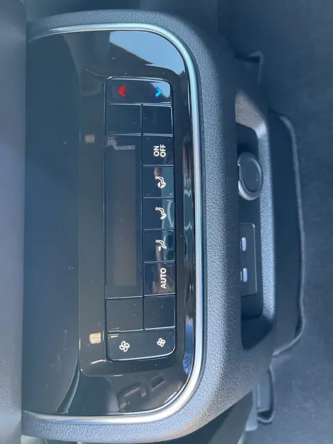 2026 Nissan Armada SL photo 19