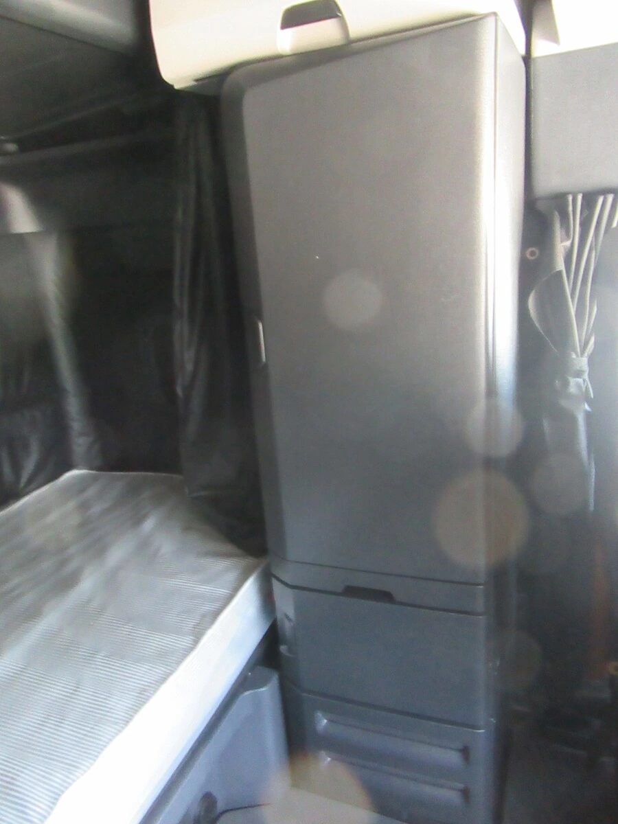 2025 Freightliner Cascadia - image 24