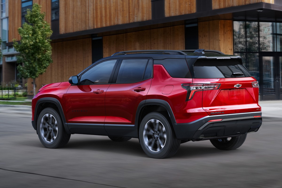 2025 Chevrolet Equinox RS Exterior Driver Side Rear Profile