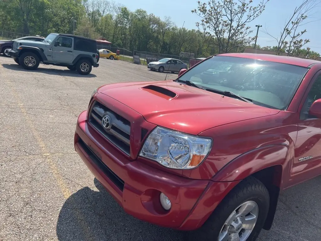 Used 2010 Toyota Tacoma Base with VIN 3TMLU4EN2AM041161 for sale in East Moline, IL