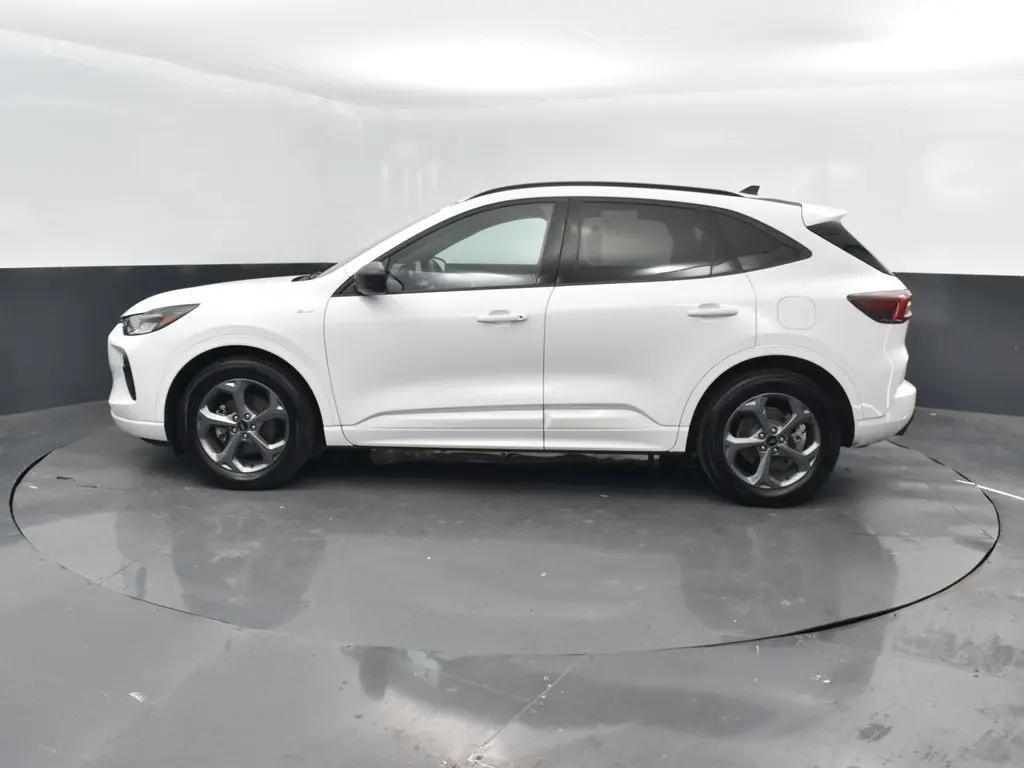 2023 Ford Escape ST-Line photo 7