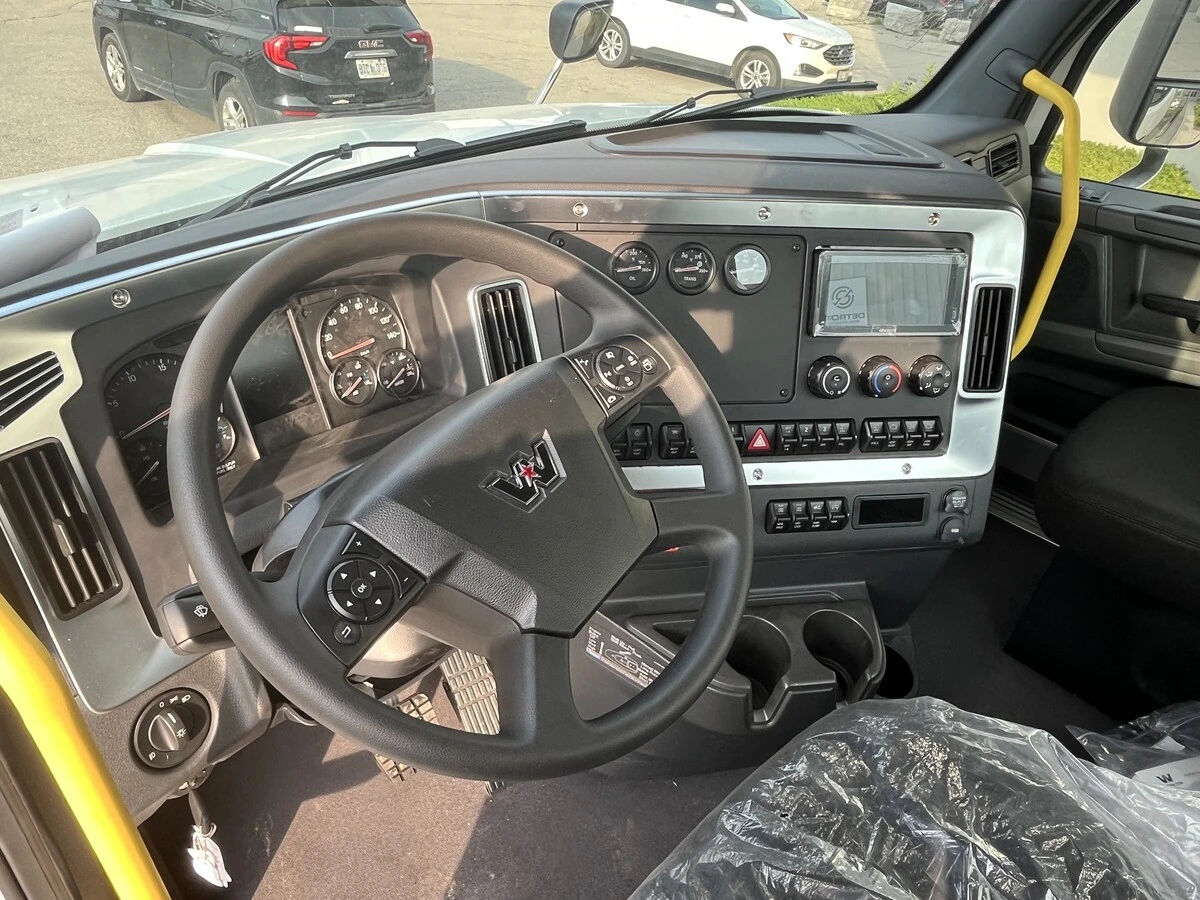 2027 Western Star 47X — photo 8