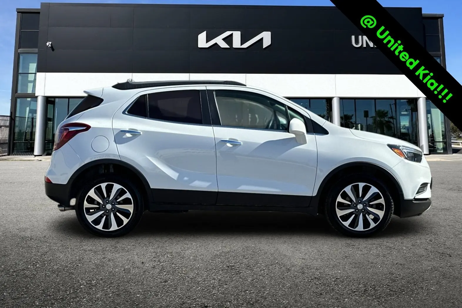 2022 Buick Encore Preferred photo 3