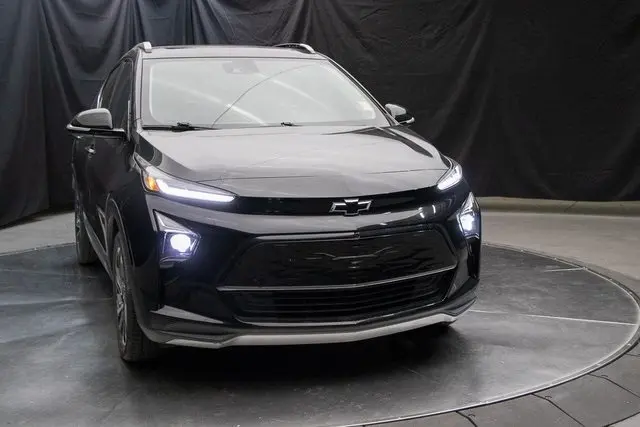 2022 Chevrolet Bolt EUV Premier photo 2