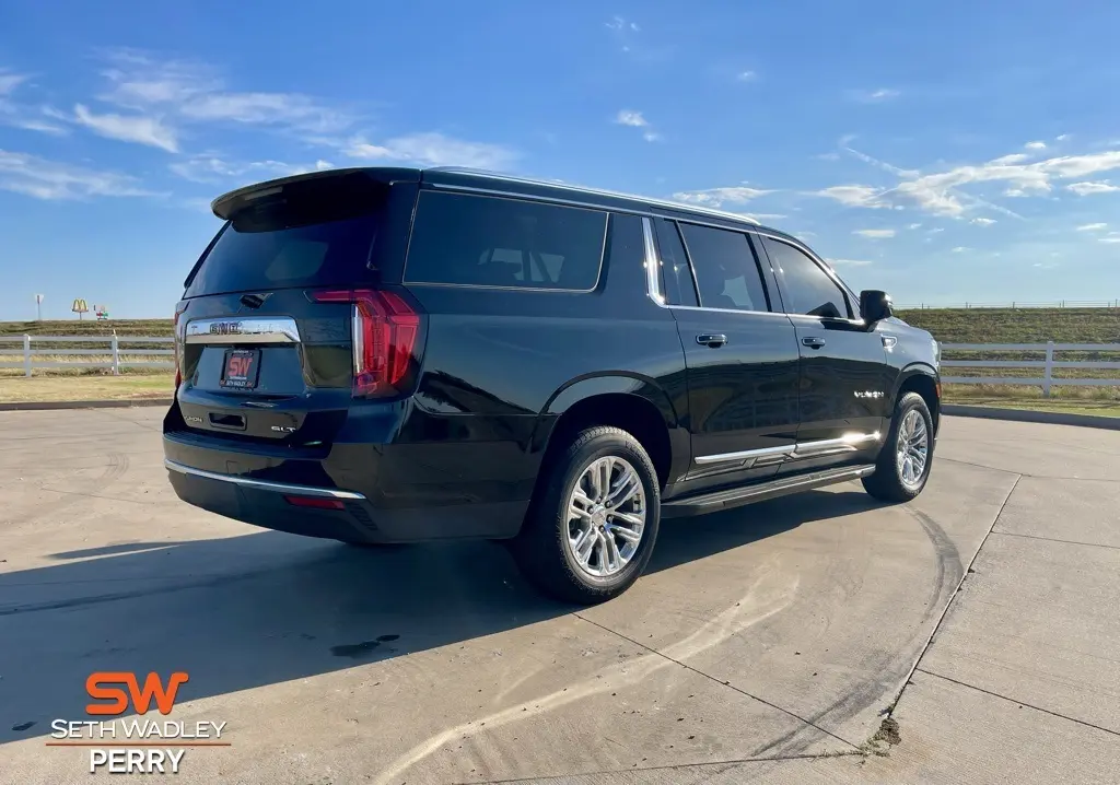 2022 Gmc Yukon XL SLT photo 2