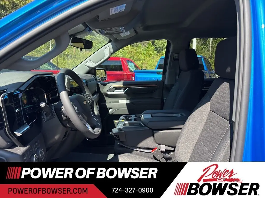 2026 Chevrolet Silverado 1500 LT photo 4