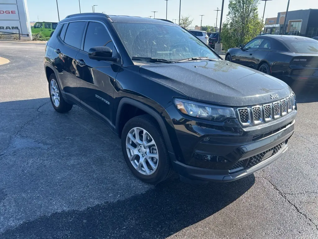 Used 2023 Jeep Compass Latitude Lux with VIN 3C4NJDFN7PT515796 for sale in Owasso, OK