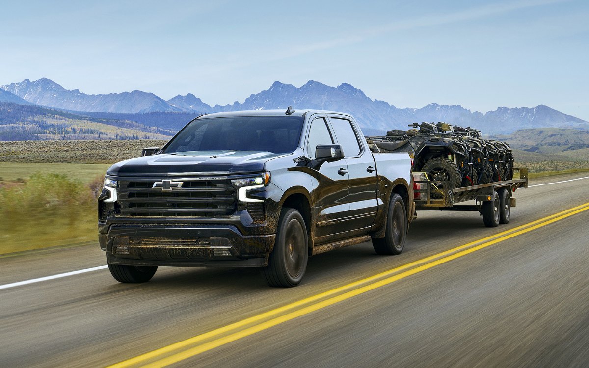 2025 Chevrolet Silverado Exterior Driver Side Front Profile while Towing