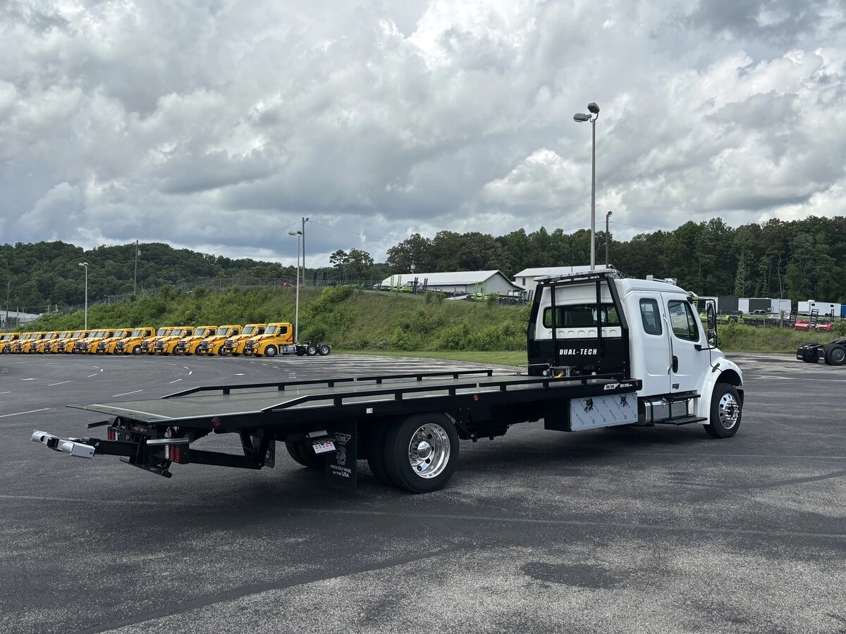 2025 Freightliner M2 106 in Knoxville, TN — photo 5