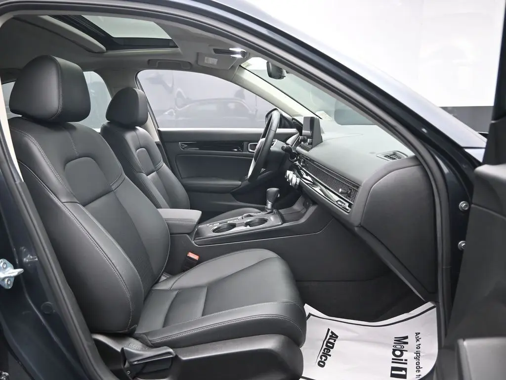 2024 Honda Civic EX-L Hatchback photo 26