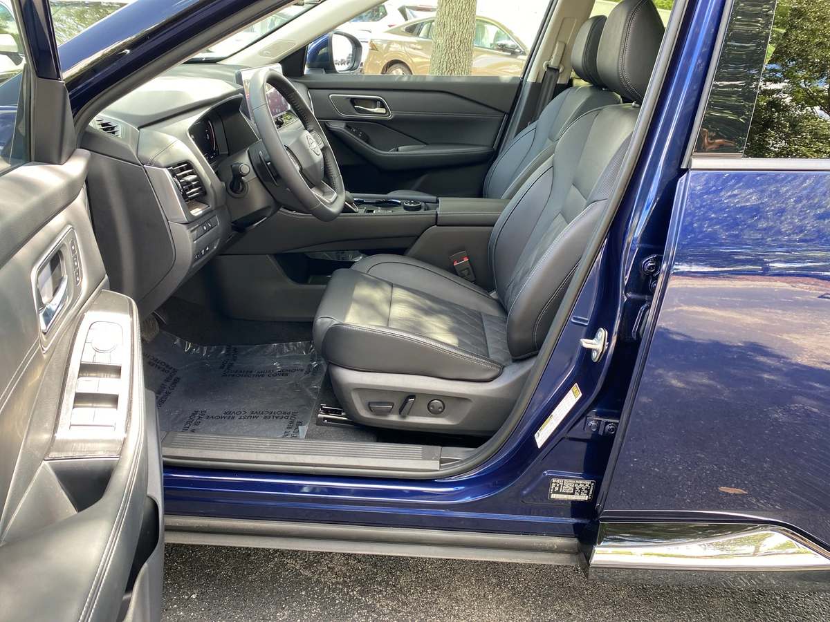 2026 Nissan Rogue Platinum - Photo 12