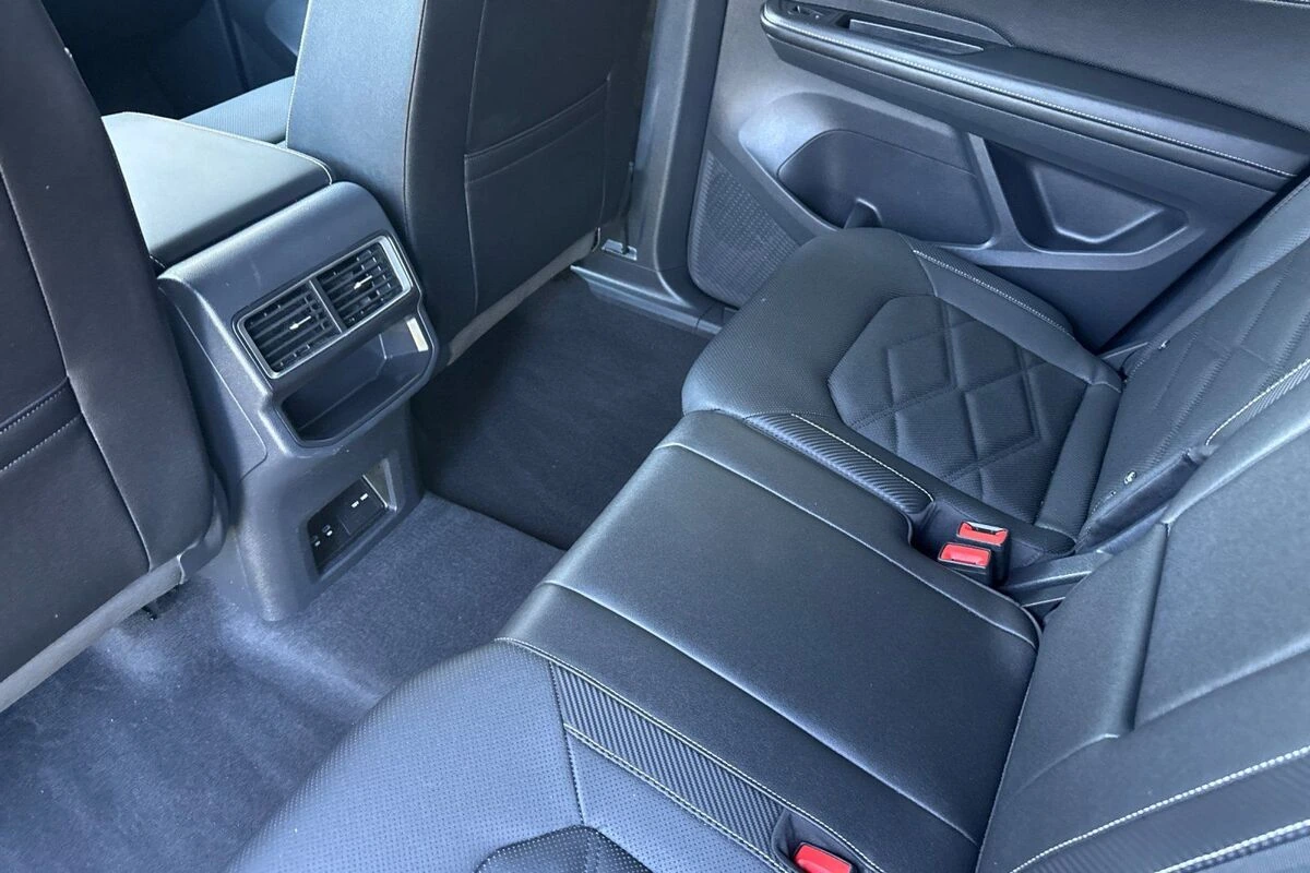 2025 Volkswagen Atlas Cross Sport SE w/Tech - Photo 12