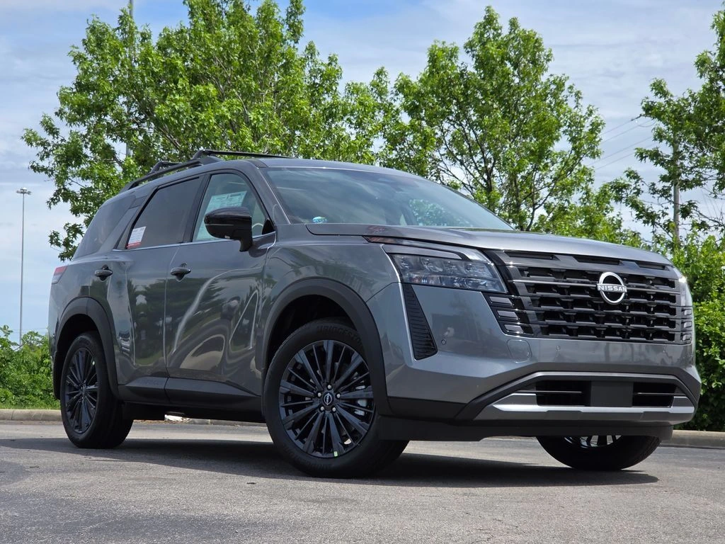 2026 Nissan Pathfinder SL 4WD's photo