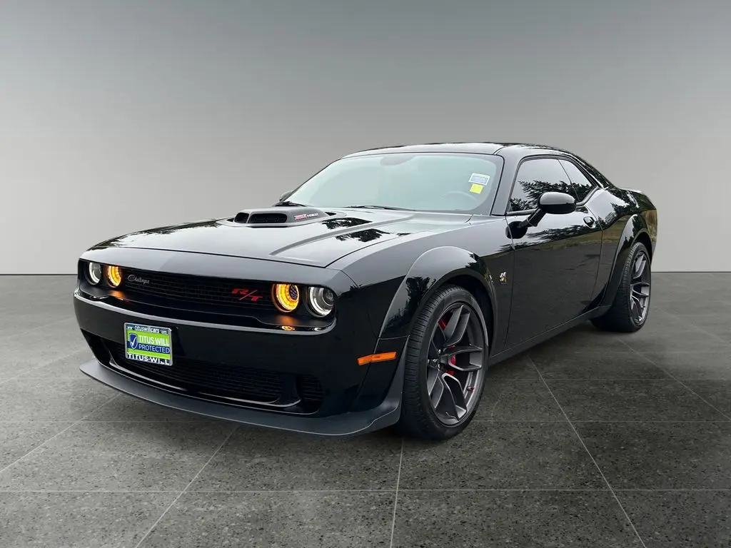 2021 Dodge Challenger R/T Scat Pack Widebody photo 3