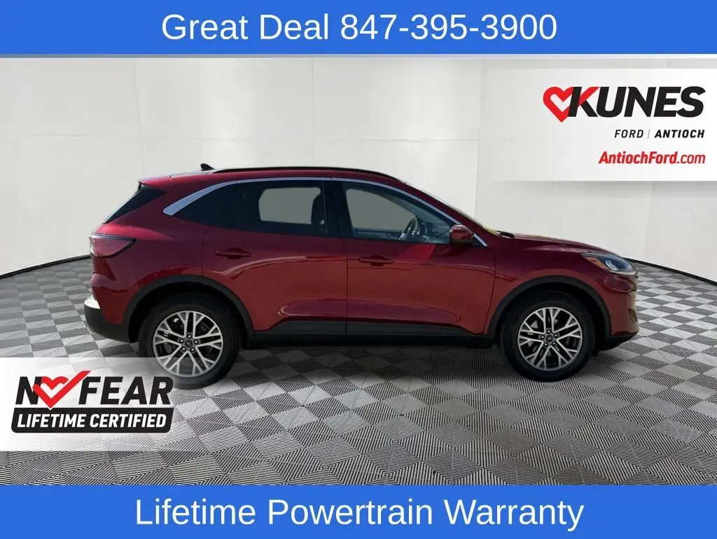 2022 Ford Escape SEL photo 2