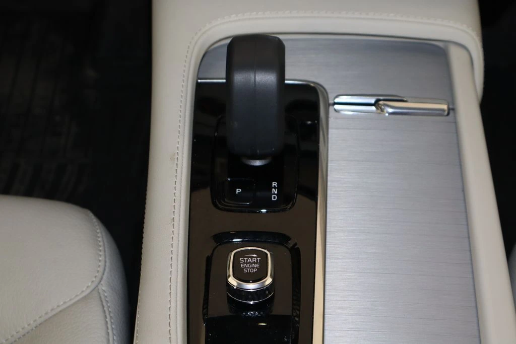 2023 Volvo - image 28