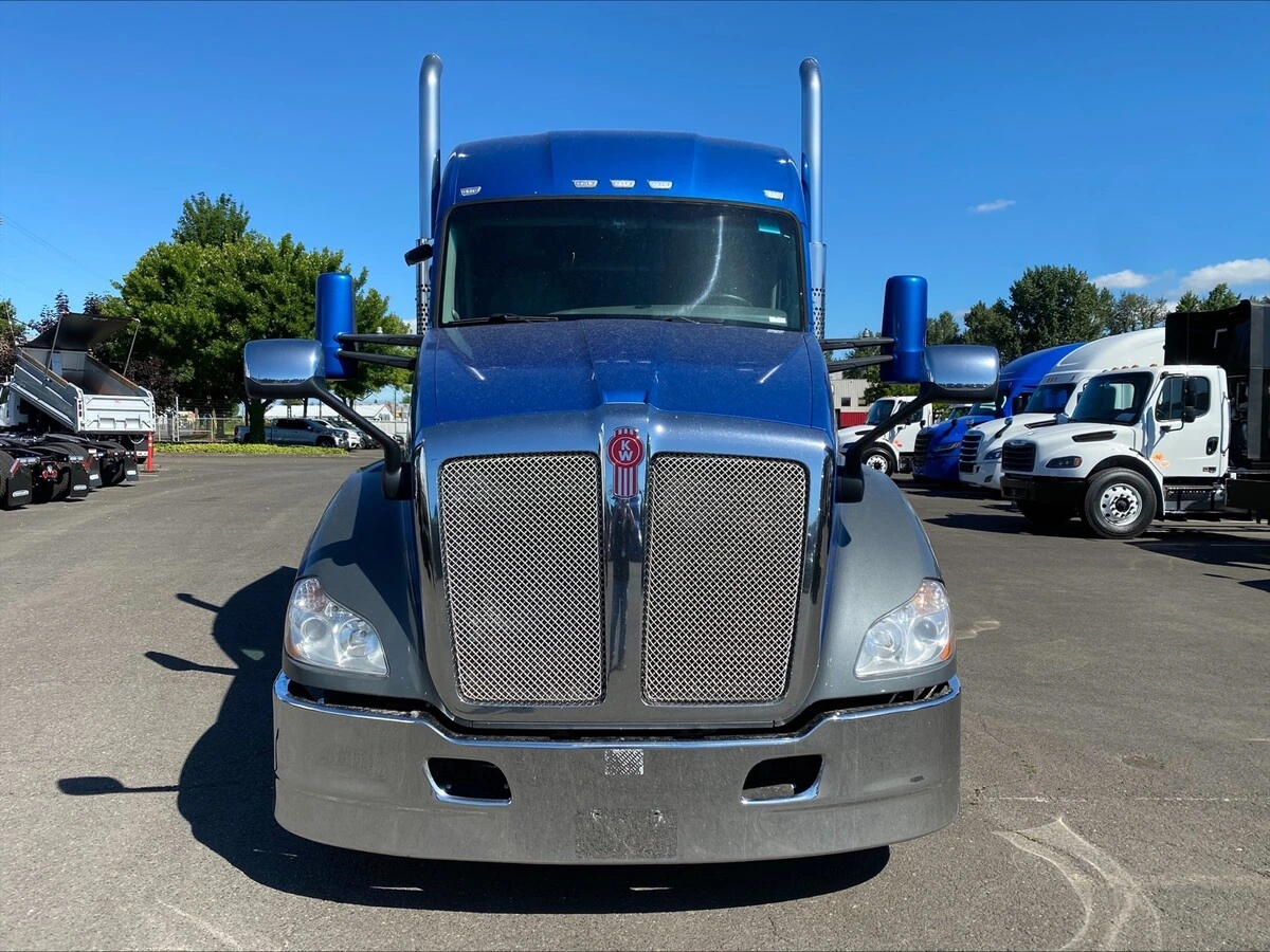 2019 Kenworth T680 — photo 8