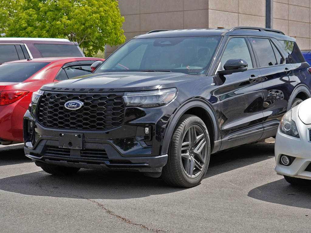 2025 Ford Explorer ST-LINE 4WD (PL535)'s photo