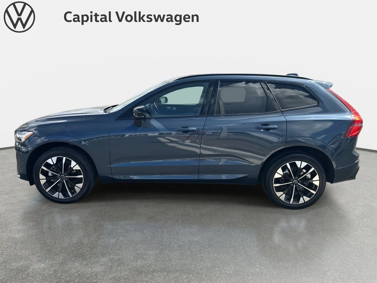 2026 Volvo - image 9
