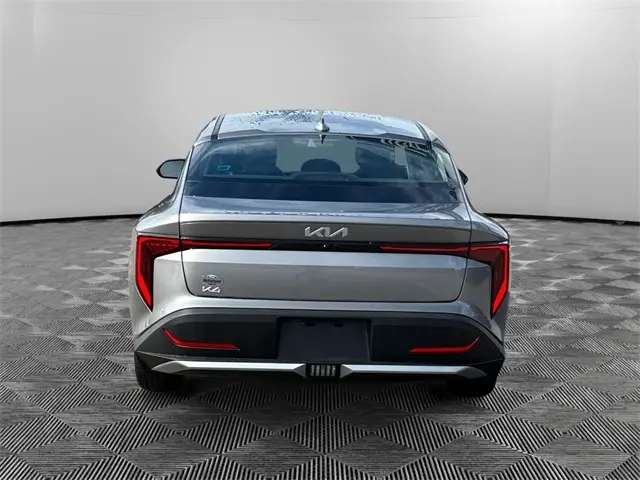 2025 Kia K4 LXS photo 4