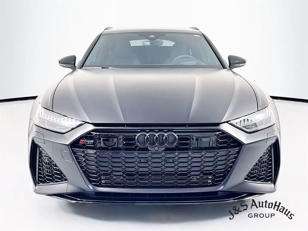 2022 Audi RS 6 Avant Base photo 2