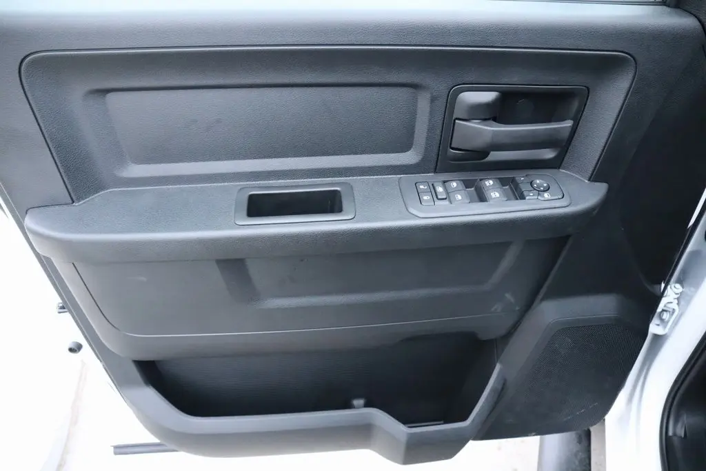 2026 Ram 3500 Tradesman photo 4