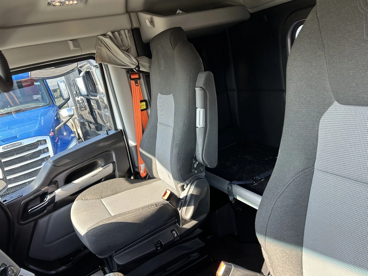 2023 Kenworth T880 — photo 8