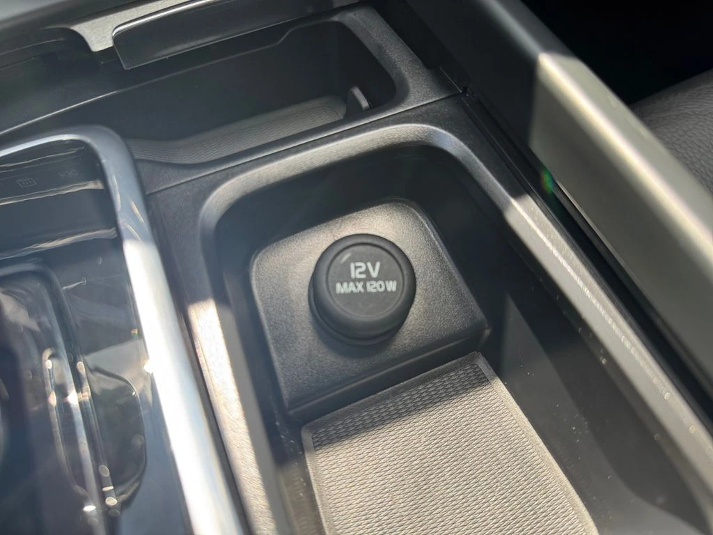 2025 Volvo XC60 Plus - Photo 23