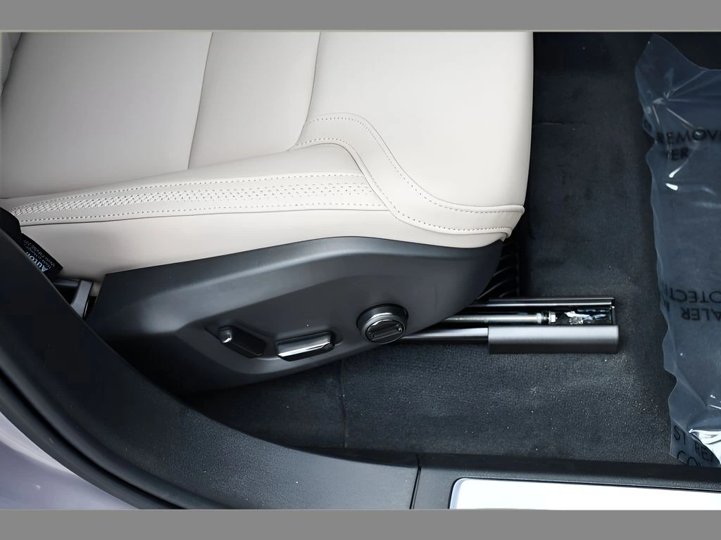 2026 Volvo XC90 Plus - Photo 31